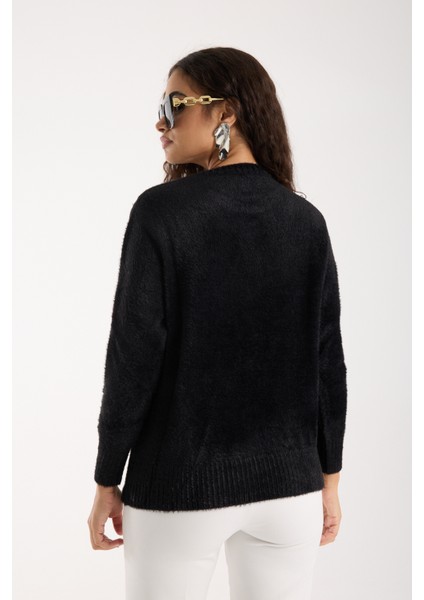 Kadın Siyah Sakal Iplik Yaprak Desenli Boncuk Nakışlı Bisiklet Yaka Triko Kazak indirimleri