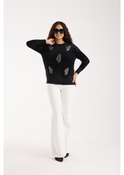 Kadın Siyah Sakal Iplik Yaprak Desenli Boncuk Nakışlı Bisiklet Yaka Triko Kazak