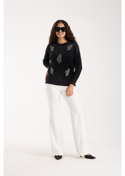 Kadın Siyah Sakal Iplik Yaprak Desenli Boncuk Nakışlı Bisiklet Yaka Triko Kazak