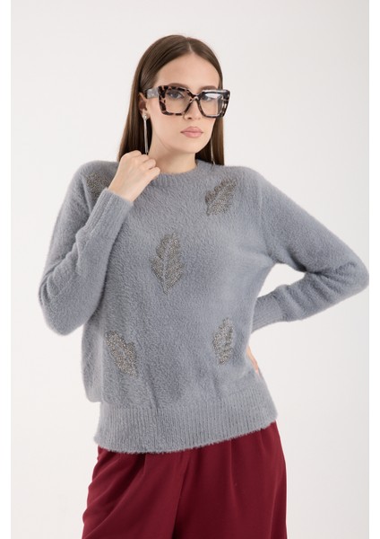 Kadın Gri Sakal Iplik Yaprak Desenli Boncuk Nakışlı Bisiklet Yaka Triko Kazak indirimleri