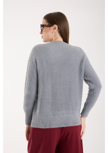 Kadın Gri Sakal Iplik Yaprak Desenli Boncuk Nakışlı Bisiklet Yaka Triko Kazak