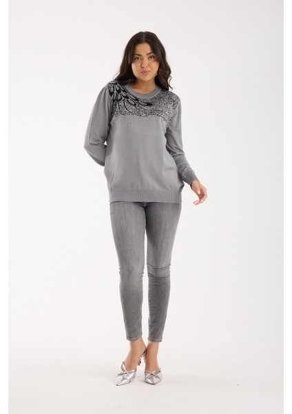 Kadın Gri Elit Viskon Kumaş Taş Detaylı Bisiklet Yaka Triko Bluz
