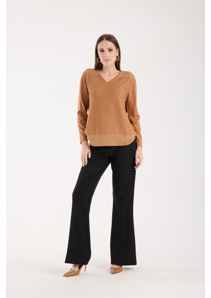 Kadın Bej Viskon Kumaş V Yaka Simli Triko Bluz