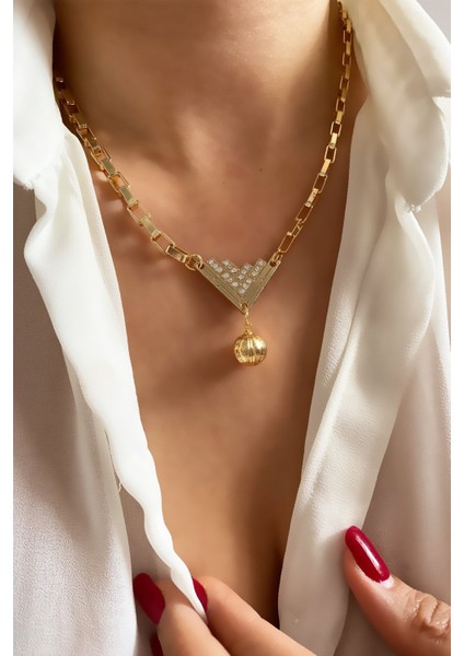 Üçgen Uçlu Gold Zincir Kolye