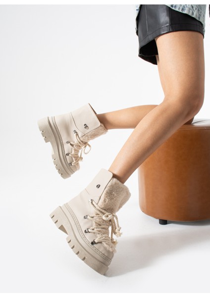 Aylin Kadın Peluş Detaylı Kalın Tabanlı Bağcıklı Kışlık Bot fırsatları