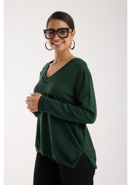 Kadın Haki Kontrast Biyeli ve Yan Yırtmaçlı V Yaka Triko Bluz modelleri