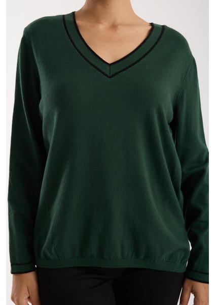 Kadın Haki Kontrast Biyeli ve Yan Yırtmaçlı V Yaka Triko Bluz indirimleri