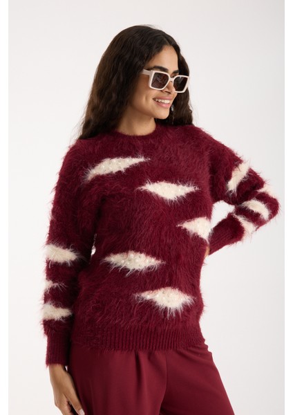 Kadın Bordo Sakal Iplik Taş ve Inci Detaylı Bisiklet Yaka Triko Kazak fırsatları