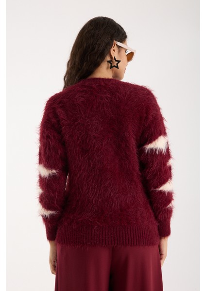 Kadın Bordo Sakal Iplik Taş ve Inci Detaylı Bisiklet Yaka Triko Kazak indirimleri