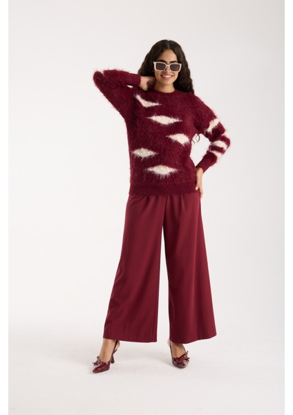 Kadın Bordo Sakal Iplik Taş ve Inci Detaylı Bisiklet Yaka Triko Kazak