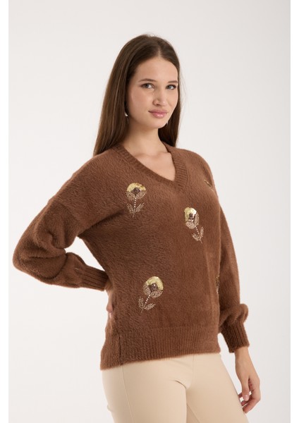 Kadın Kahve Sakal Iplik Balon Kollu Boncuk Nakışlı V Yaka Triko Kazak fırsatları