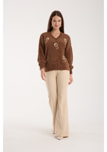 Kadın Kahve Sakal Iplik Balon Kollu Boncuk Nakışlı V Yaka Triko Kazak