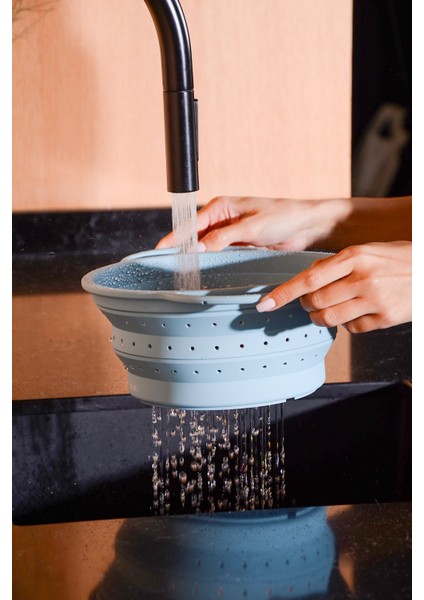 Flow Katlanabilir Isıya Dayanıklı Silikon Süzgeç 23 cm | Mavi