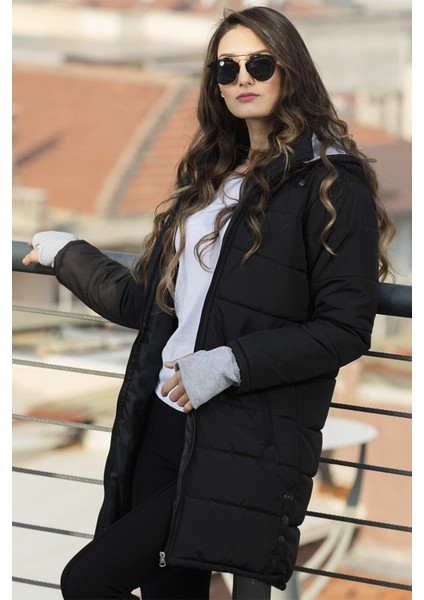 Kışlık Kapüşonlu Eldiven Detaylı Kadın Şişme Mont