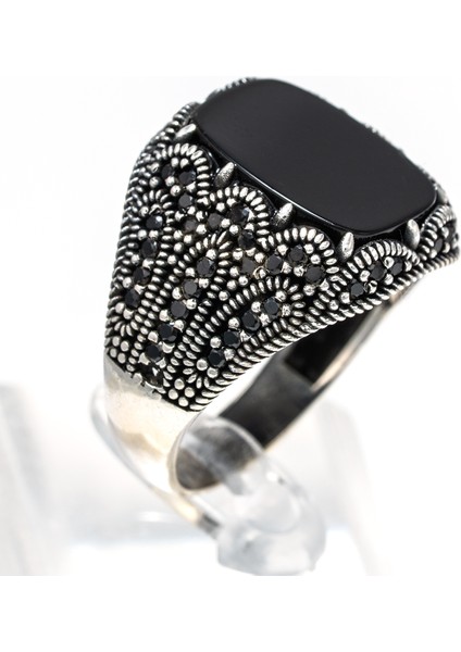 Siyah Oniks Taşlı 925 Ayar Gümüş Erkek Yüzük – Güçlü ve Sofistike Tasarım modelleri