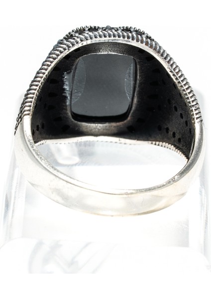 Siyah Oniks Taşlı 925 Ayar Gümüş Erkek Yüzük – Güçlü ve Sofistike Tasarım