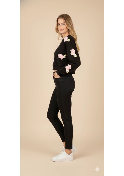 Kadın 3D Figürlü Crop Sweat Kabartmalı Karakter Desenli Bisiklet Yaka Uzun Kollu Kısa Sweat fiyatları