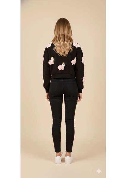 Kadın 3D Figürlü Crop Sweat Kabartmalı Karakter Desenli Bisiklet Yaka Uzun Kollu Kısa Sweat indirimleri