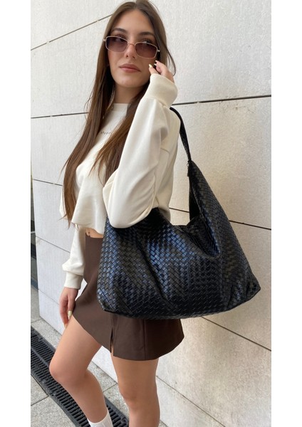 Verona Örgü Dokulu Salaş Görünümlü ve Geniş Hacimli Kadın Omuz Çantası(: Boy 28*en 48*TABAN12 Cm) modelleri
