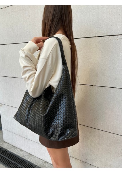 Verona Örgü Dokulu Salaş Görünümlü ve Geniş Hacimli Kadın Omuz Çantası(: Boy 28*en 48*TABAN12 Cm) fırsatları