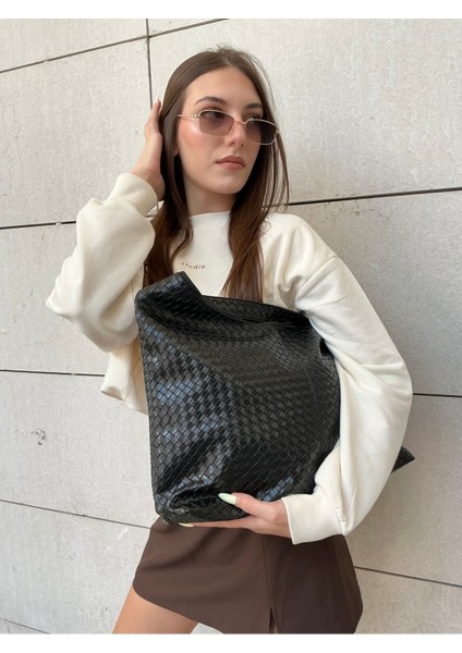 Verona Örgü Dokulu Salaş Görünümlü ve Geniş Hacimli Kadın Omuz Çantası(: Boy 28*en 48*TABAN12 Cm)