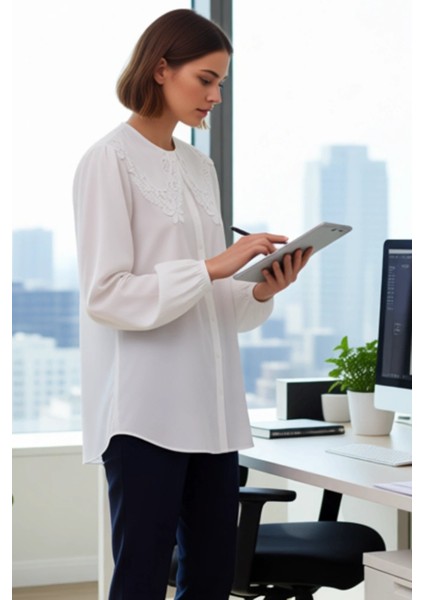 Kadın Dantel Yakalı Hacimli Uzun Kollu Dokuma Gömlek Zamansız Zarafet ve Stil Fonksiyonel Şık fırsatları