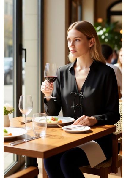 Kadın Bağcık Detaylı Şifon Gömlek Modeli Uzun Kollu Şık ve Modern Bir Tasarım Her Ortama Uyumlu modelleri