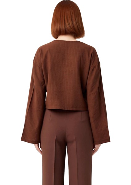 Kadın V Yaka Bağcıklı Crop Gömlek Fonksiyonel Dayanıklı Kaliteli Konforlu Estetik Premium Şık indirimleri