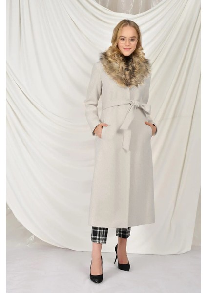 Tamboy Yakası Kürklü Kaban fırsatları