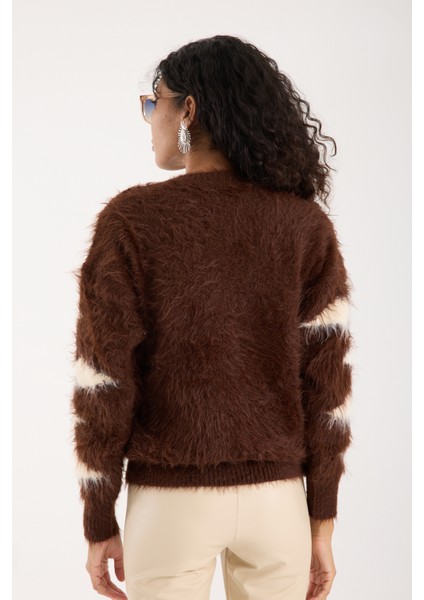 Kadın Acı Kahve Sakal Iplik Taş ve Inci Detaylı Bisiklet Yaka Triko Kazak indirimleri