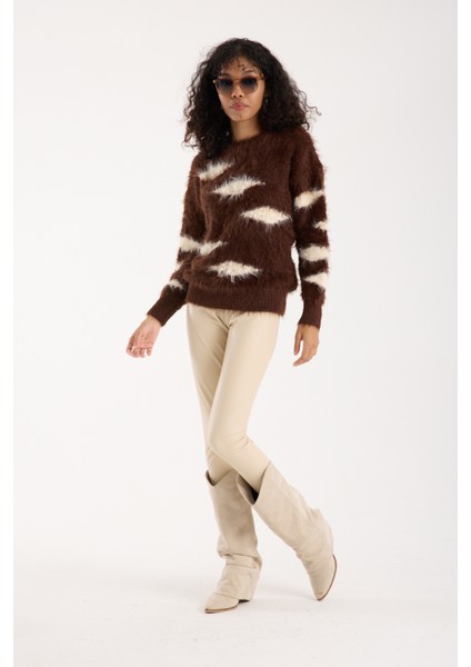 Kadın Acı Kahve Sakal Iplik Taş ve Inci Detaylı Bisiklet Yaka Triko Kazak