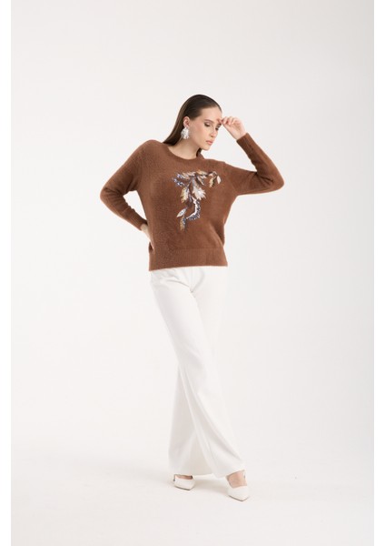 Kadın Taba Sakal Iplik Yaprak Desenli Boncuk Nakışlı Bisiklet Yaka Triko Kazak