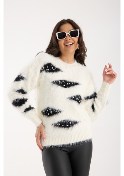 Kadın Beyaz Sakal Iplik Taş ve Inci Detaylı Bisiklet Yaka Triko Kazak fiyatları