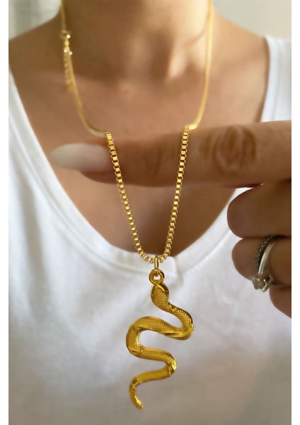 Uzun Yılan Figürlü Kolye