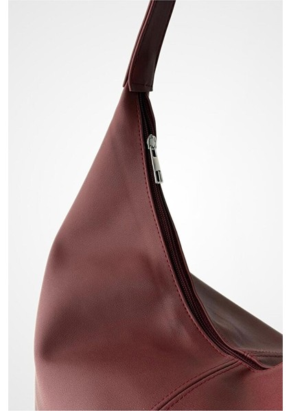 Salaş Görünümlü ve Geniş Hacimli Suni Deri Kadın Shopper Omuz Çantası