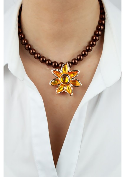 Çiçek Figürlü Kahverengi Cam Inci Kolye fiyatları