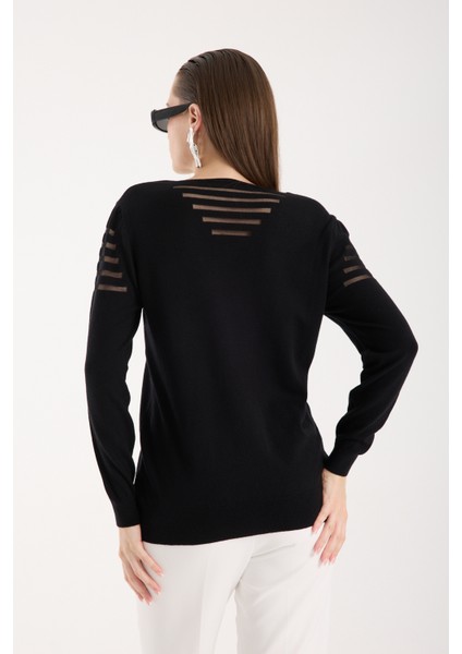 Kadın Siyah Simli Kumaş Detaylı V Yaka Triko Bluz fiyatları