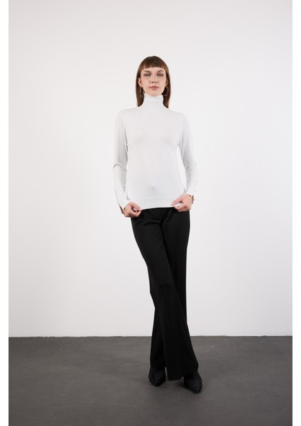 Kadın Beyaz Çıtçıtlı Kollu Balıkçı Yaka Triko Bluz