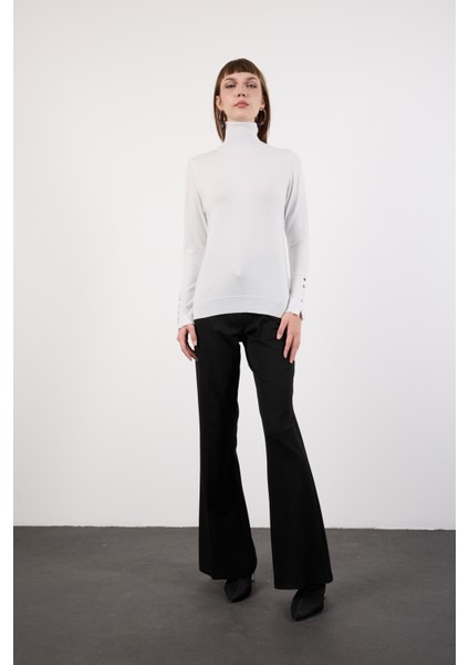 Kadın Beyaz Çıtçıtlı Kollu Balıkçı Yaka Triko Bluz