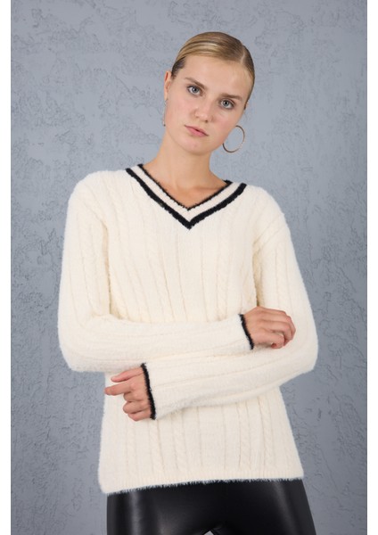 Kadın Ekru Sakal Iplik Kontrast Biyeli V Yaka Triko Kazak