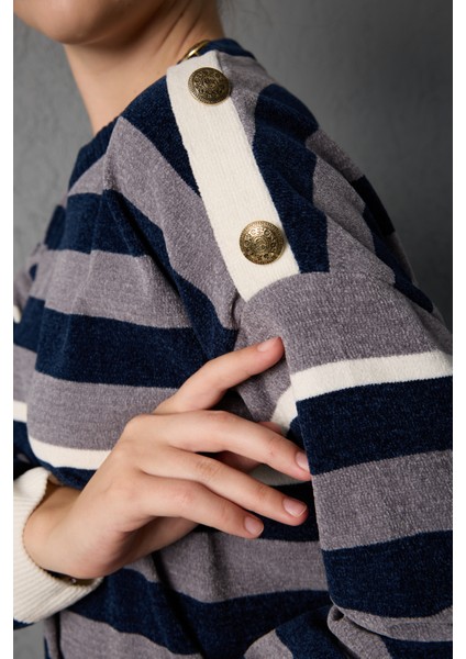 Kadın Laci-Gri Çizgili Şönil Kadife Bisiklet Yaka Omuzda Düğme Detaylı Triko Kazak