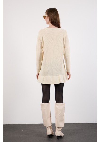 Kadın Ekru Reglan Kollu Fırfırlı Etek Ucu Simli Triko Kazak