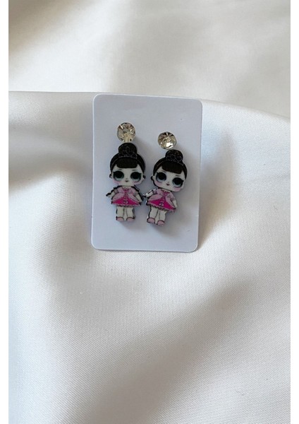 Kız Figürlü Küpe Seti