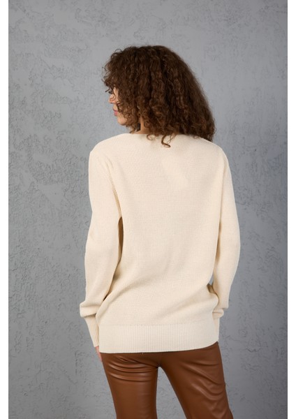 Kadın Ekru Simli Selanik Örgü Baklava Desenli Geniş Manşetli V Yaka Triko Kazak indirimleri