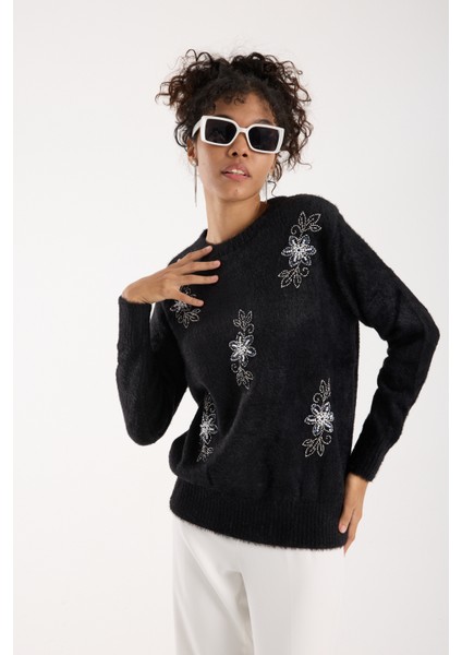 Kadın Siyah Sakal Iplik Boncuk Nakışlı Bisiklet Yaka Triko Kazak fiyatları