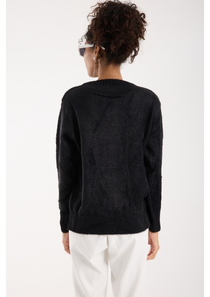 Kadın Siyah Sakal Iplik Boncuk Nakışlı Bisiklet Yaka Triko Kazak