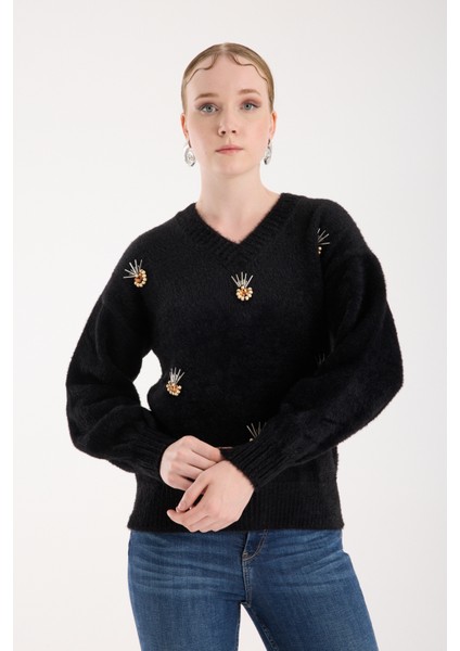 Kadın Siyah Sakal Iplik Önü Aksesuarlı Balon Kollu V Yaka Triko Kazak fiyatları