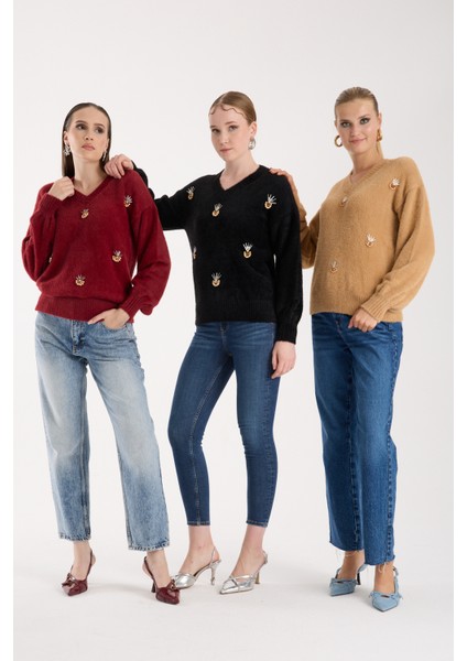 Kadın Siyah Sakal Iplik Önü Aksesuarlı Balon Kollu V Yaka Triko Kazak