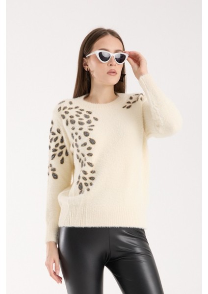 Kadın Ekru Sakal Iplik Boncuk Nakışlı Bisiklet Yaka Triko Bluz