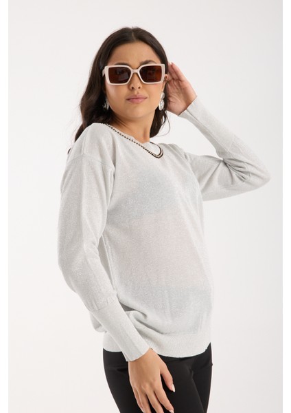 Kadın Beyaz Viskon Vortex Iplik Taş Detaylı Bisiklet Yaka Simli Triko Bluz indirimleri